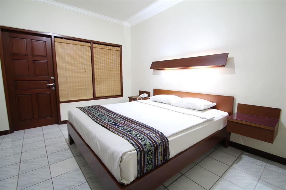 Paradiso Beach Inn Кута Екстериор снимка
