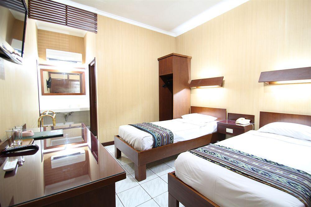Paradiso Beach Inn Кута Екстериор снимка