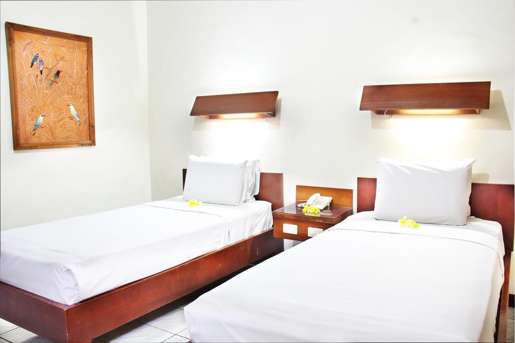 Paradiso Beach Inn Кута Екстериор снимка