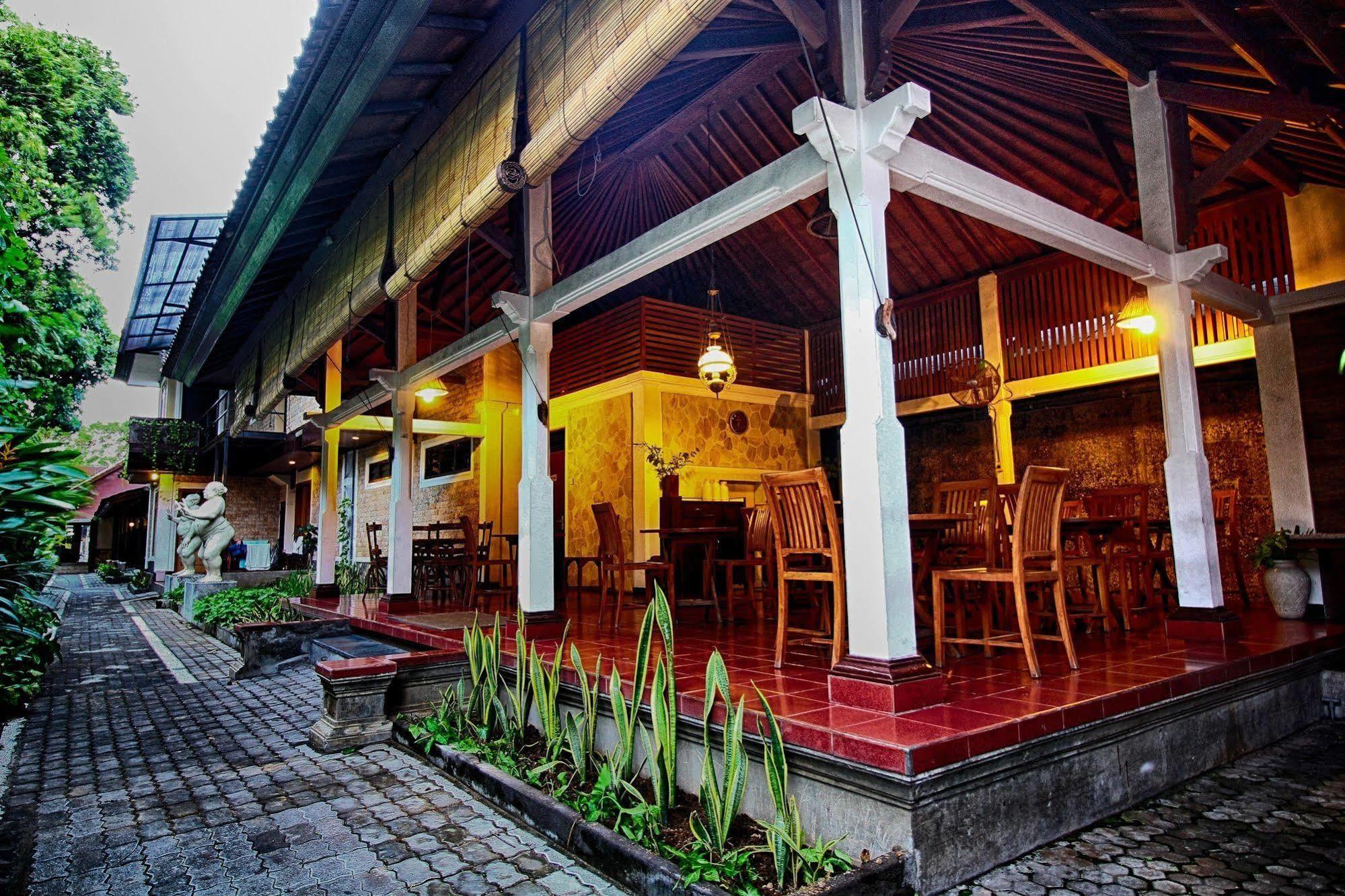 Paradiso Beach Inn Кута Екстериор снимка