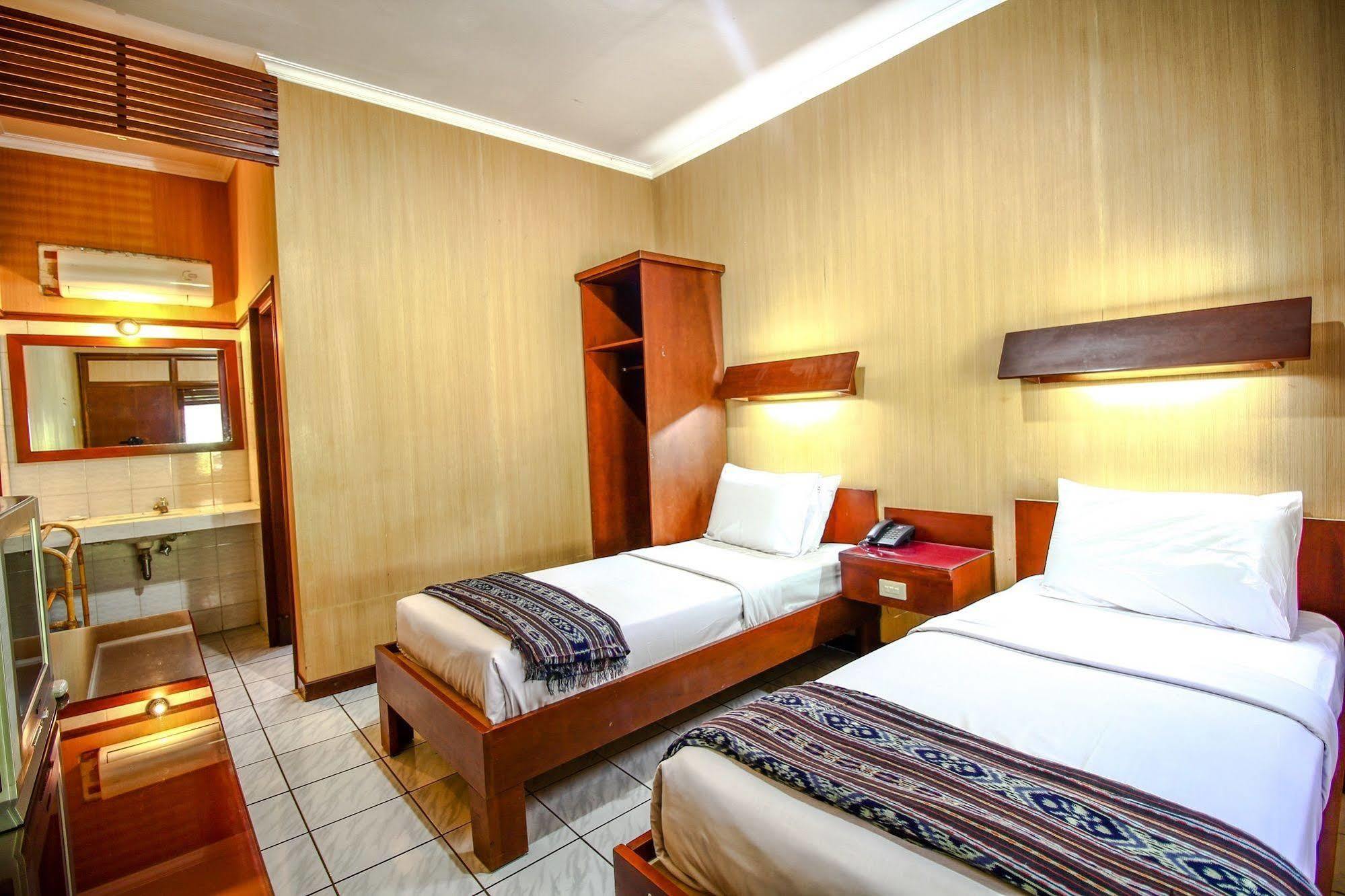 Paradiso Beach Inn Кута Екстериор снимка
