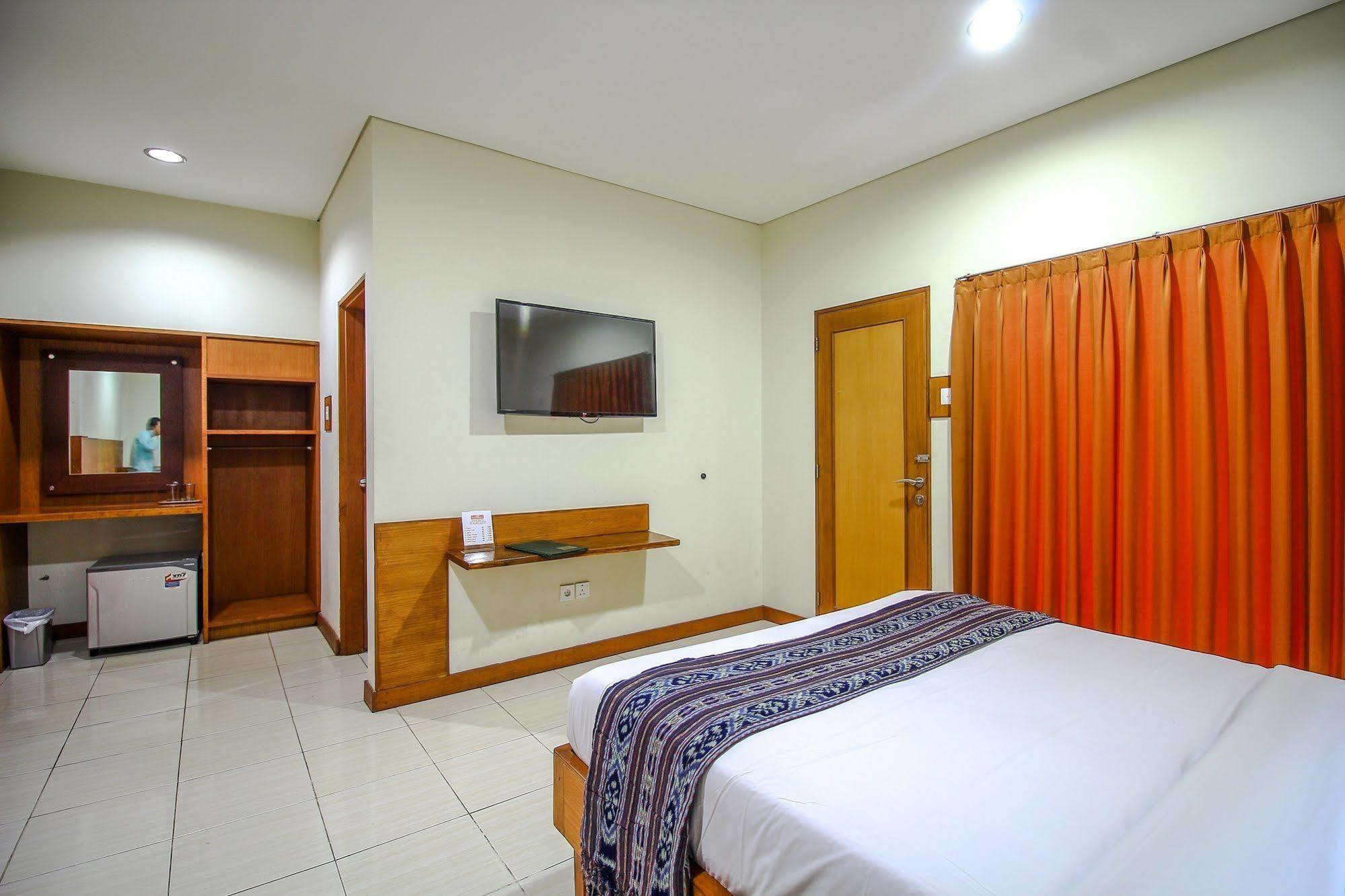 Paradiso Beach Inn Кута Екстериор снимка